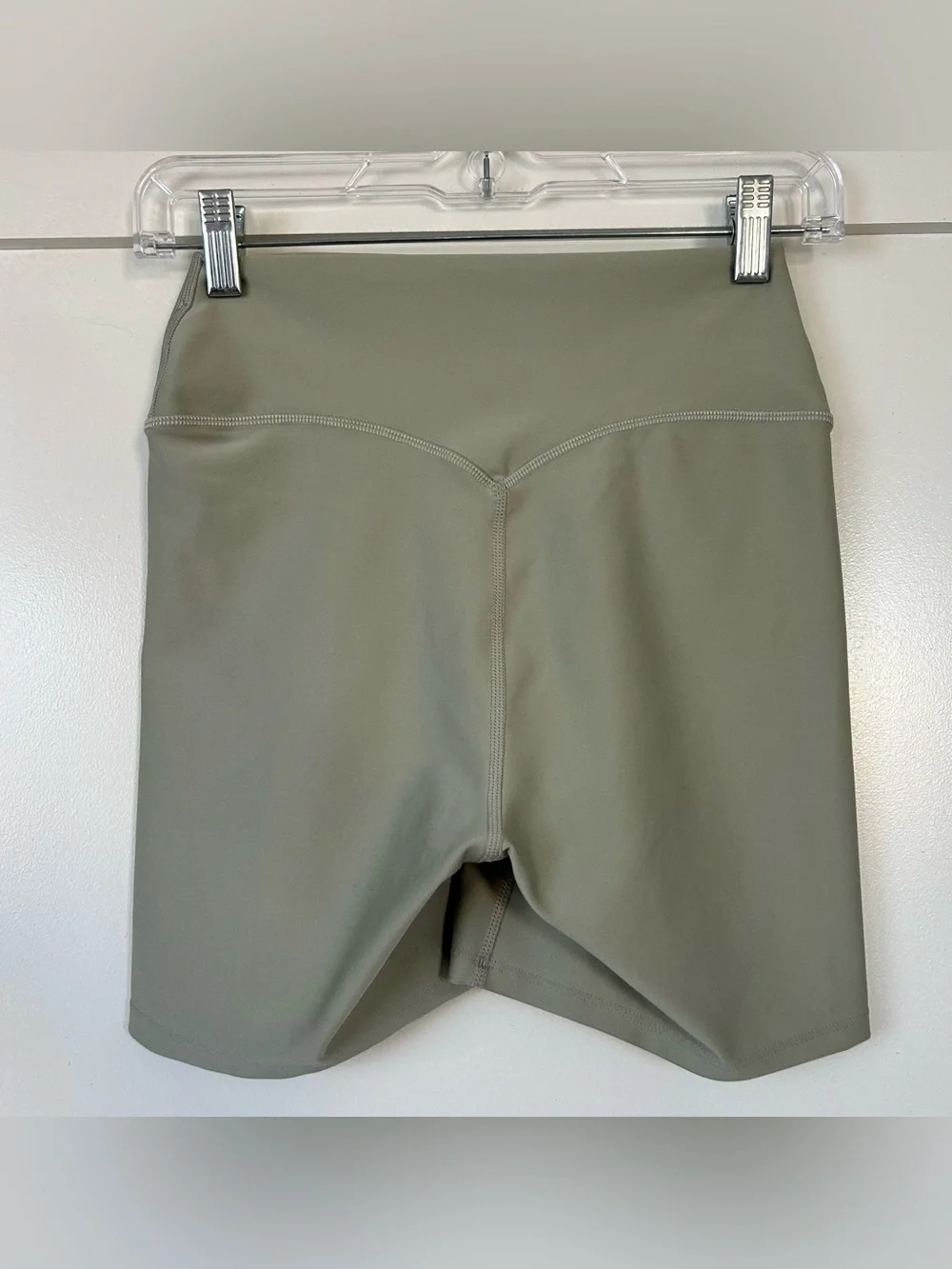 Alo Yoga 5” Airlift Energy Short Green Size Small